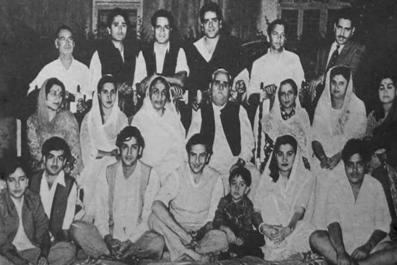 krishna raj kapoor young pics, krishna raj kapoor photos, krishna raj kapoor death, krishna kapoor death date, krishna raj kapoor old pictures, krishna raj kapoor old pics, krishna raj kapoor net worth, krishna raj kapoor news