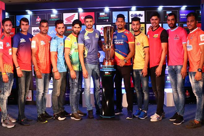 Pro Kabaddi League, Pro Kabaddi League 2018, Pro Kabaddi League 2018 trophy, pro kabaddi trophy, pkl, pkl 2018, pkl 6, pkl trophy, pkl news, Pro Kabaddi League news