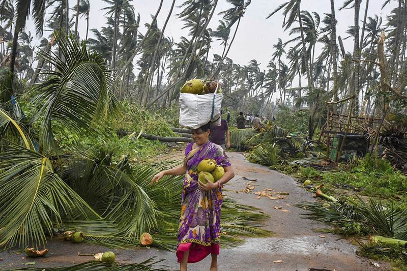 odisha cyclone 2018, cyclone titli images, cyclone titli path, cyclone titli kolkata, cyclone titli news, cyclone titli update, cyclone titli current status, cyclone titli update news, cyclone in odisha today, picture of cyclone in odisha, images of cyclone in odisha, pics of cyclone in odisha, andhra pradesh cyclone 2018
