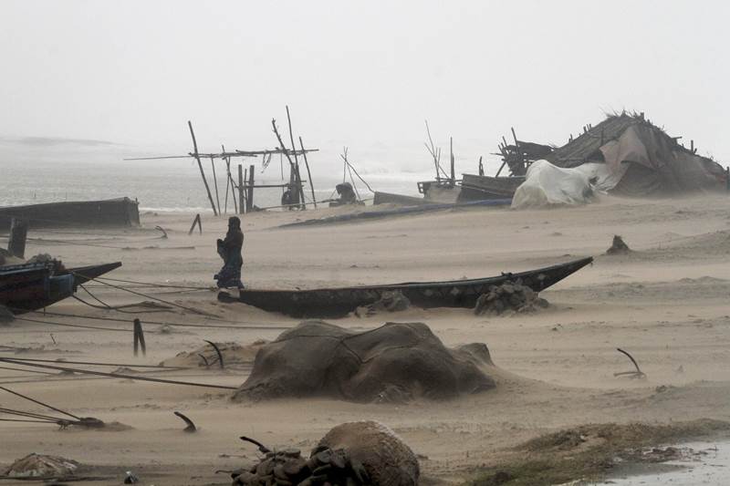 odisha cyclone 2018, cyclone titli images, cyclone titli path, cyclone titli kolkata, cyclone titli news, cyclone titli update, cyclone titli current status, cyclone titli update news, cyclone in odisha today, picture of cyclone in odisha, images of cyclone in odisha, pics of cyclone in odisha, andhra pradesh cyclone 2018