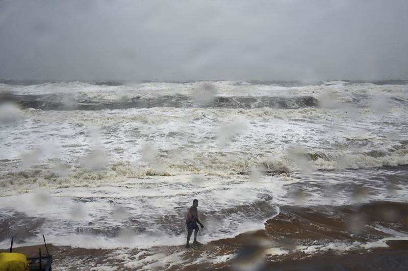 odisha cyclone 2018, cyclone titli images, cyclone titli path, cyclone titli kolkata, cyclone titli news, cyclone titli update, cyclone titli current status, cyclone titli update news, cyclone in odisha today, picture of cyclone in odisha, images of cyclone in odisha, pics of cyclone in odisha, andhra pradesh cyclone 2018