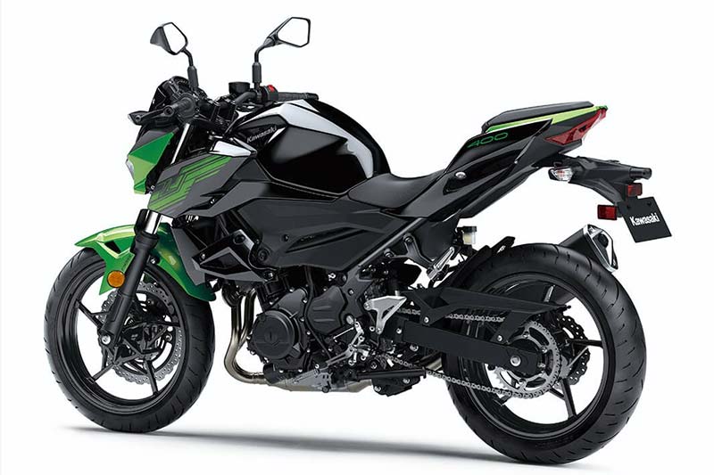The new Kawasaki Z400 gets its design inspiration from the larger Z models and is in line with the other bikes in the company's portfolio. The design is very aggressive with minimal sharp lines. It gets a lot of muscle on the fuel tank and tail section and indeed looks like the smaller version of Kawasaki Z900.