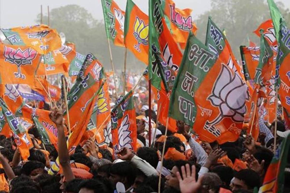Sabarimala Row: BJP stirs religious cauldron while Congress stokes the fire Sabarimala Row: BJP stirs religious cauldron while Congress stokes the fire