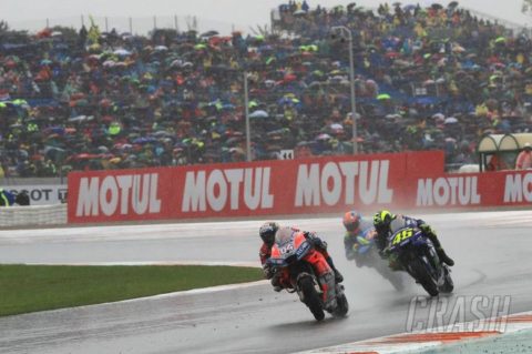 2018 MotoGP Valencia Race Results: Dovizioso leads a historic win for Ducati in a race full of crashes!