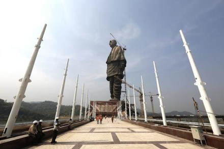 Statue of Unity, soutickets, revenue from statue of unity, statue of unity matter, statue of unity debate, debate on statue of unity, statue of unity daily income, speech on statue of unity, what is the height of statue of unity, statue of unity tourists, Gujarat Tourism, Tourists in Gujarat for Statue of Unity