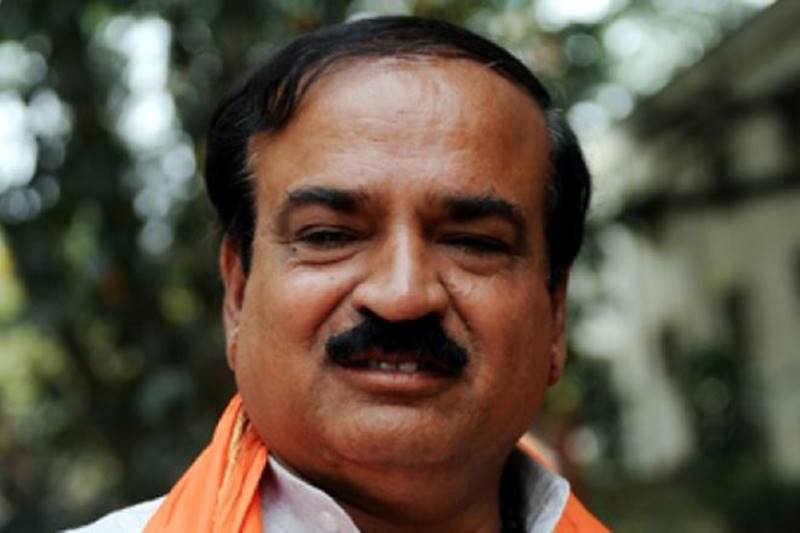 Union Parliamentary Affairs Minister Ananth Kumar died at a private hospital here in the early hours of Monday after battling lung cancer for several months.