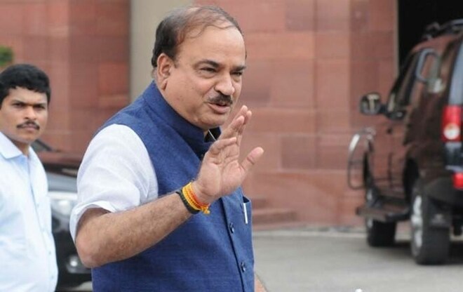 Kumar is married to Dr Tejaswini and they have two daughters Aishwarya and Vijetha. (File photo)