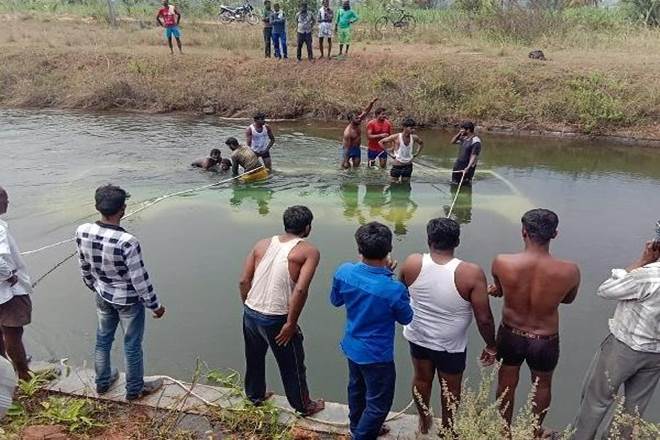 Karnataka bus mishap, HD Kumaraswamy, five lakh ex gratia for karnatak bus victims, karnataka bus accident toll Karnataka bus mishap, HD Kumaraswamy, five lakh ex gratia for karnatak bus victims, karnataka bus accident toll