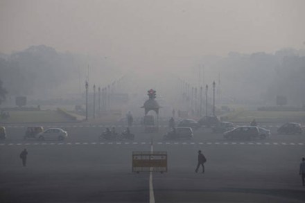 Delhi Air Quality: Misty Friday morning in the national capital, air quality ‘poor’ for second day