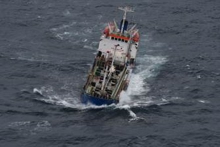 French Navy rescues 12 shipwrecked Indians in the Persian Gulf