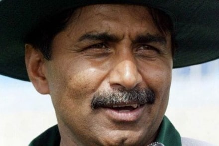 Javed Miandad advises cricketers to avoid voicing opinions on political issues (Reuters) Javed Miandad advises cricketers to avoid voicing opinions on political issues (Reuters)