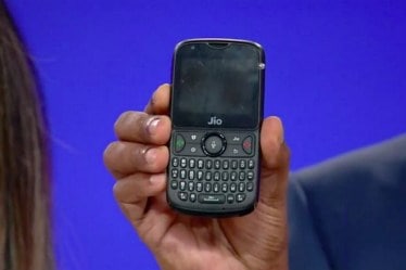 Jio Phone 2 has a 2.4-inch QVGA display