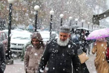 The valley witnessed snowfall in the month of November for the first time since 2009. (Express Photo by Shuaib Masoodi)