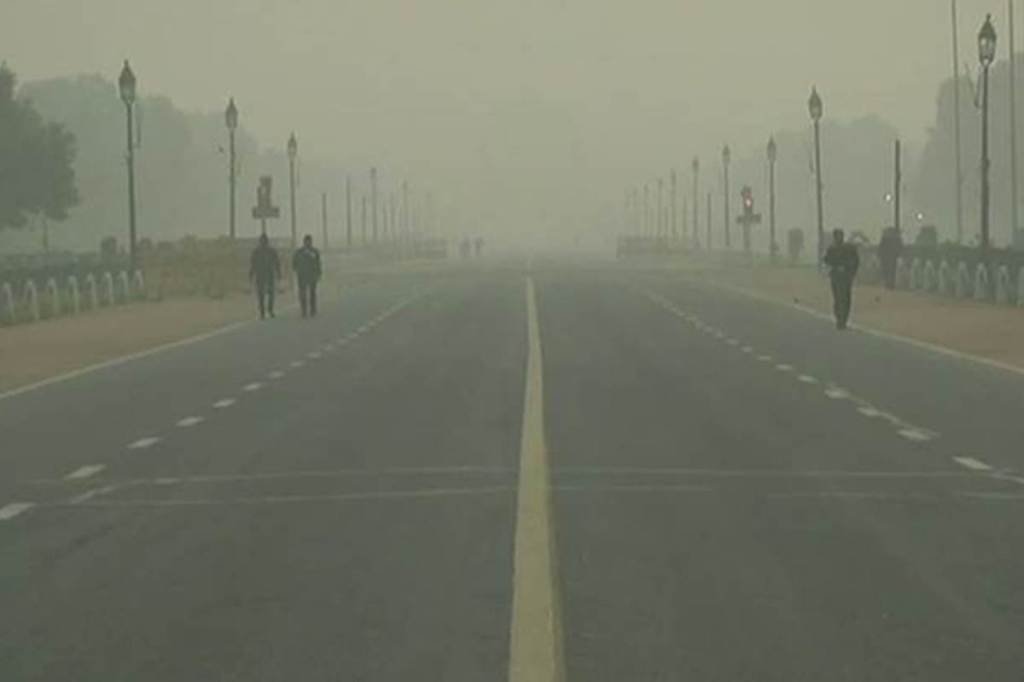 Delhi Weather Today: Misty Saturday morning in national capital, as air quality remains ‘very poor’ Delhi Weather Today: Misty Saturday morning in national capital, as air quality remains ‘very poor’