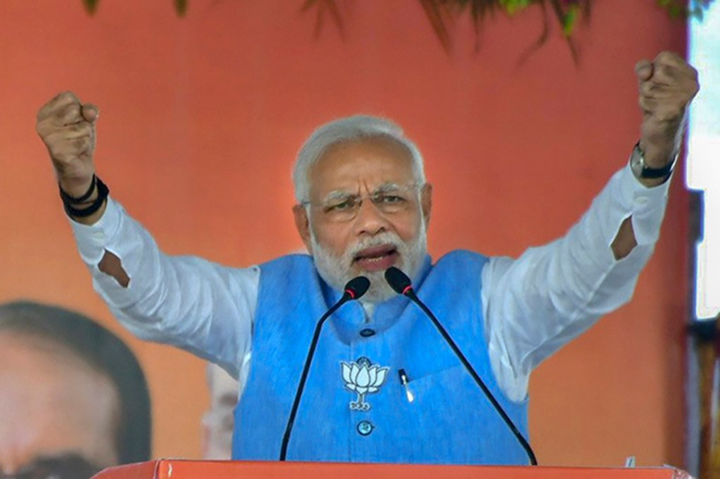 Chhattisgarh elections 2018: Narendra Modi says Congress looted India, asks people to vote for BJP Chhattisgarh elections 2018: Narendra Modi says Congress looted India, asks people to vote for BJP