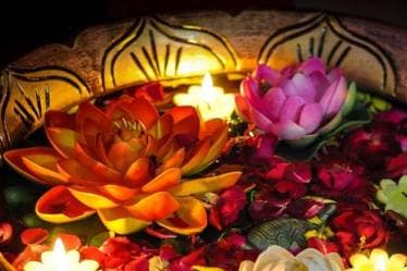 The themes have been titles as 'Festival of Lights', has 18 high-resolution wallpaper. (Photo courtesy: Microsoft)