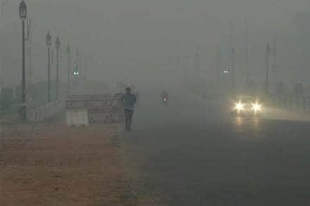 Delhi air quality: Shallow fog dips visibility in NCR, people face ‘very poor’ air Delhi air quality: Shallow fog dips visibility in NCR, people face ‘very poor’ air