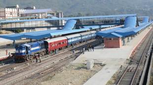 Indian railways cancels trains due tp Punjab farmers protest