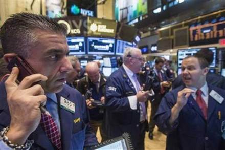US stocks close sharply lower amid soft data