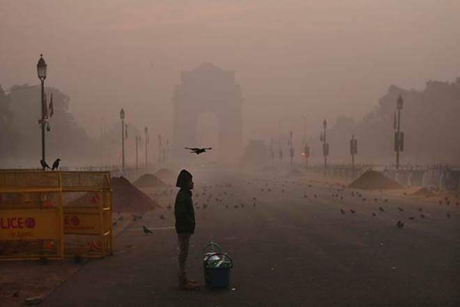 Delhi weather: Cold wave continues in Delhi, minimum temperature dips to 4 degrees Celsius (AP Photo)
