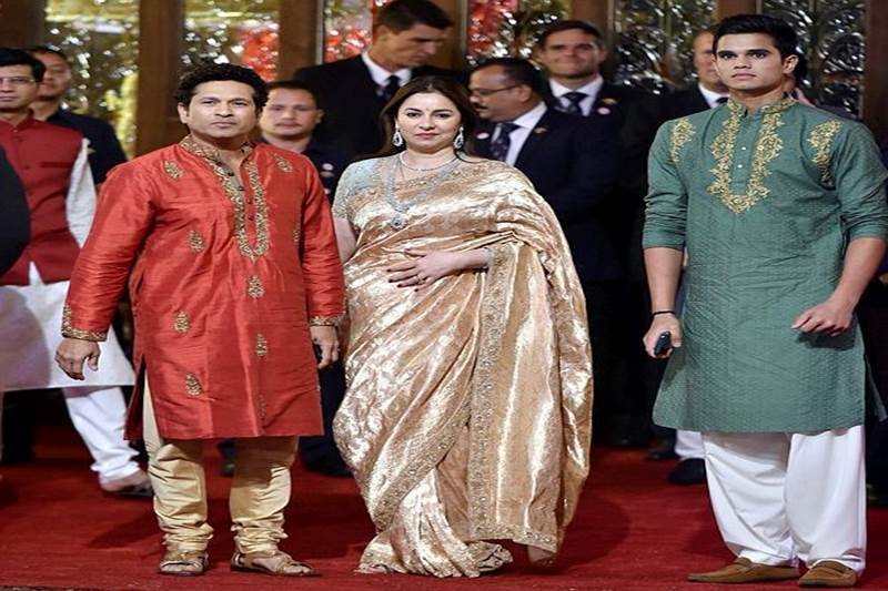 Among sports personalities, Sachin Tendulkar arrived with his wife Anjali Tendulkar at the ceremony. (Image: PTI)