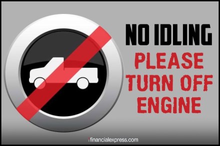 School students came out on Wednesday morning to give anti-air pollution message to the parents and other vehicle commuters School students came out on Wednesday morning to give anti-air pollution message to the parents and other vehicle commuters