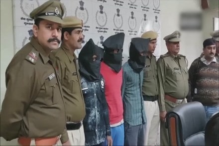 Police arrested a gang in Gurugram, which looted people after offering them lift in their cabs. (Image: ANI) Police arrested a gang in Gurugram, which looted people after offering them lift in their cabs. (Image: ANI)