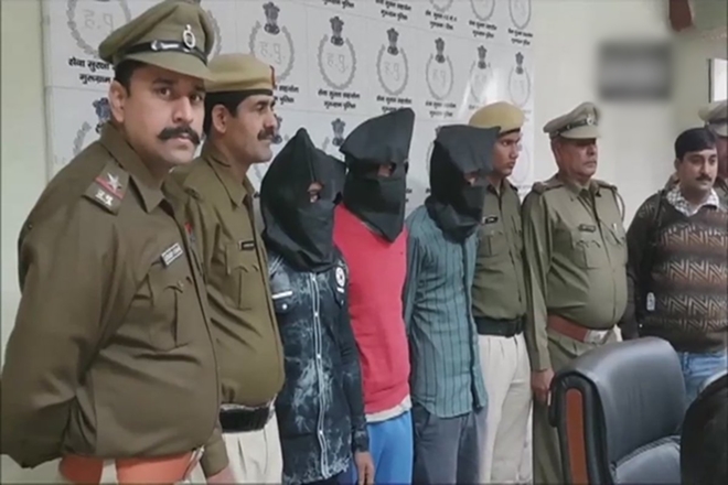 Police arrested a gang in Gurugram, which looted people after offering them lift in their cabs. (Image: ANI)