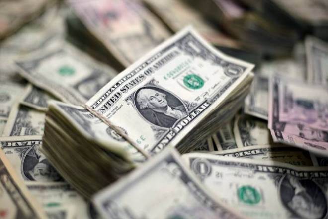 US dollar slips to 4-month low vs yen amid turmoil in Washington (Reuters)