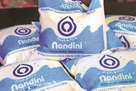 Maharashtra’s dairy sector had threatened to suspend sale of milk in plastic pouches from December 15.
Maharashtra’s dairy sector had threatened to suspend sale of milk in plastic pouches from December 15.