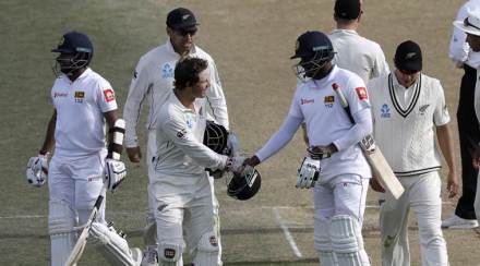  The emphatic performance should have given the New Zealand bowlers two full days to attack a Sri Lanka line-up that showed little fight in the first innings, but Mathews and Mendis responded with a masterclass of their own.