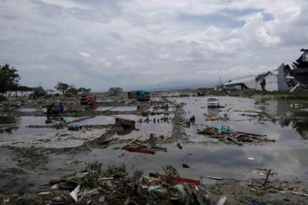 Indonesia tsunami, Indonesia tsunami survivors, Indonesia tsunami rescue, volcano-triggered tsunami, killer wave, world news