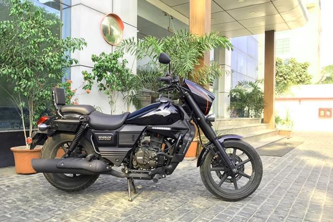 Cruiser style motorcycles are a big hit in India, a fact very prominent in the popularity of the likes of Royal Enfield and if your wallet is well endowed, the Harley-Davidsons. But does it have to be a big engine to ensure a 'big cruiser' appeal. UM Motorcycles has this 300cc cruiser which quite frankly feels like a 600. But is that a good thing? I lived with a UM Renegade Sports S for some days to find out.