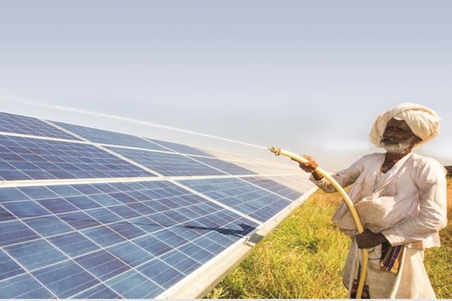 On March 15, 2016, Wakker set out from Amsterdam, bound for Sydney, on what he calls “a unique global mission to promote sustainability in daily life and showcase electric mobility.”
On March 15, 2016, Wakker set out from Amsterdam, bound for Sydney, on what he calls “a unique global mission to promote sustainability in daily life and showcase electric mobility.”