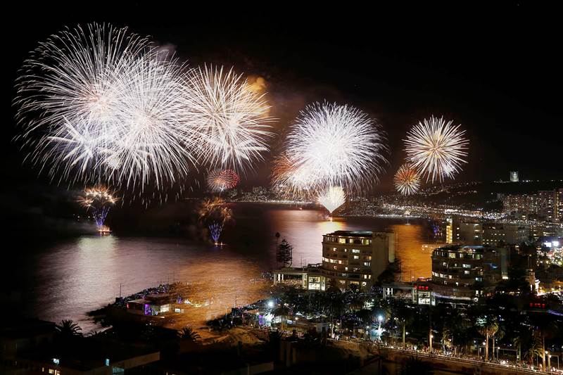 Fireworks during a pyrotechnic show to ring in 2019 in the coastal city of Vina del Mar, Chile. (Reuters)