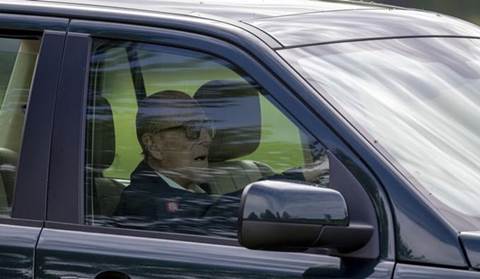 Prince Philip seen driving without seatbelt two days after his accident