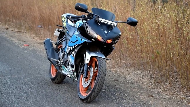 Yamaha R15 V2 with Fingerprint scanner, touch-screen and GPS: India’s own Tony Stark and his Yamaha!