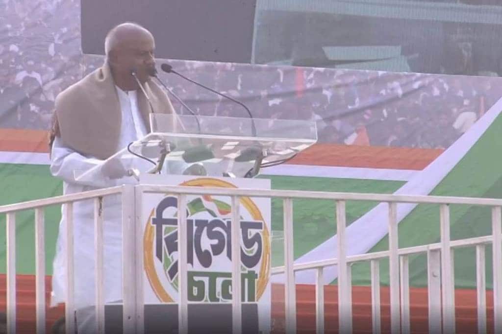 Opposition parties should forget their differences and fight BJP unitedly, says Deve Gowda 