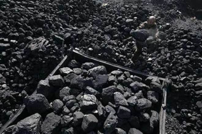 Coal projects worth Rs 11,000 cr facing delays, Centre seeks report from CIL, NLCIL (Reuters)

