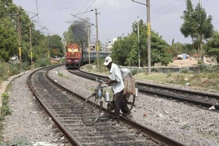 Starting from April 2017, the number of unmanned level crossings on broad gauge routes have been reduced to a great extent. (image:IE) Starting from April 2017, the number of unmanned level crossings on broad gauge routes have been reduced to a great extent. (image:IE)