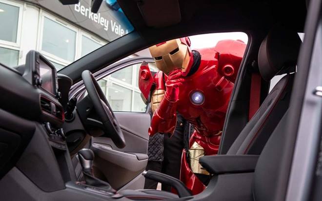 And open the door when it’s dark, and the Iron Man mask is projected onto the ground outside. The Kona Iron Man Edition will do 0-100 km/h in 7.7 seconds and is capable of a top speed of 2018 km/h.