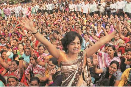 BJP workers celebrate the approval of 10% reservation for economically backward upper castes in govt jobs, in Mumbai (PTI)