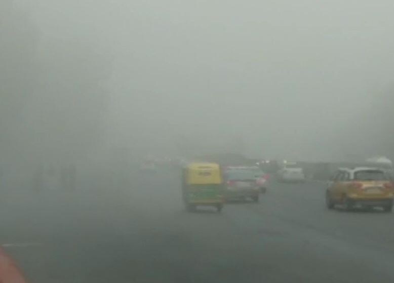 On Thursday also, the fog dropped visibility in various parts of the city. The visibility was 400 metres at Safdarjung at 8.30 am and 250 metres at Palam at 7.30 am, said a MeT department official. Relative humidity was 100 per cent in the morning. (Ring road on Friday morning: ANI)