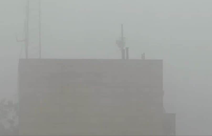 The Met department has predicted ‘shallow to moderate fog’ at isolated places during morning hours over northeastern states for the next 5 days. "Shallow to moderate fog very likely at isolated places in morning hours over northeastern states during next 5 days and over Bihar during next 24 hours," MET said in a statement. (Visual from RK Puram on Friday: ANI)