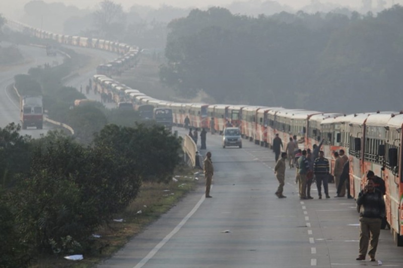 kumbh mela, kumbh mela 2019, Prayagraj, Uttar Pradesh bus, Uttar Pradesh State Road Transport Corporation, UPSRTC, shuttle buses, Sahson toll, Nawabganj toll plaza, Guinness Book of World Records, Guinness Record kumbh, UNESCO, modi kumbh visit