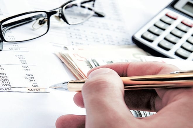 CAG found that out of 923 real estate transactions involving more than Rs 1 crore, ITD failed to bring 142 transactions into the tax net.