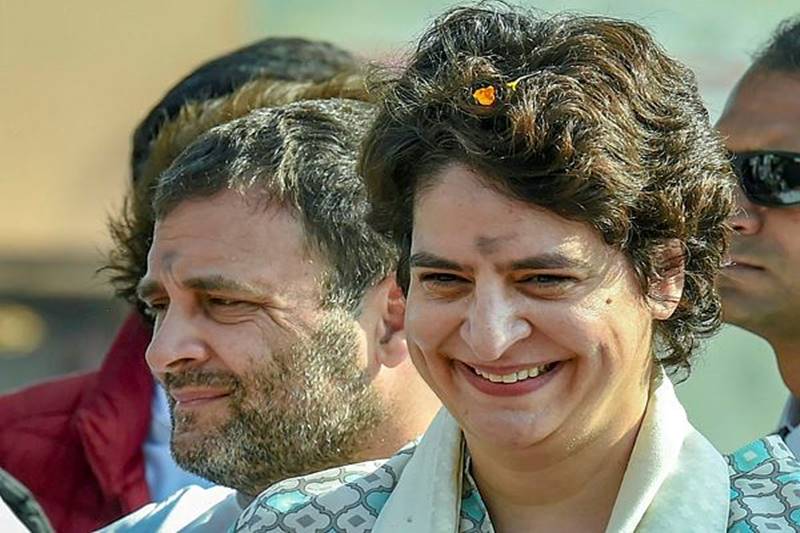 : Congress President Rahul Gandhi and party General Secretary Priyanka Gandhi Vadra during their roadshow in Lucknow, Monday, Feb. 11, 2019. (PTI)
