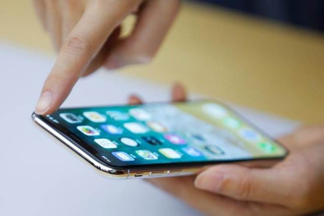 Apple technology, apple, hacked apps, Spotify, Software pirates, App Store, apps on iPhones