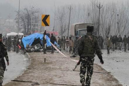 pulwama terrorist attack, pulwama terror, pulwama, pulwama news, pulwama aatanki hamla, pulwama attack news, facebook, twitter, crpf, crpf news kashmir