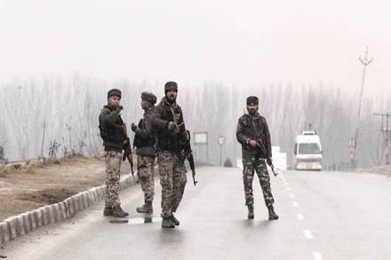 Pulwama terrorist attack, Pulwama terror attack, pulwama news, pulwama encounter,CRPF convoy,  jammu anad kashmir, Jammu-Srinagar Highway, pulwama attack time Pulwama terrorist attack, Pulwama terror attack, pulwama news, pulwama encounter,CRPF convoy,  jammu anad kashmir, Jammu-Srinagar Highway, pulwama attack time